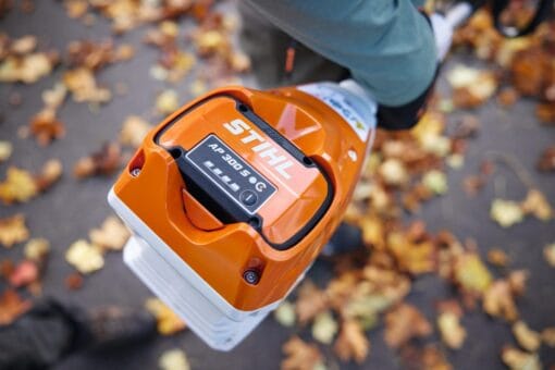 Stihl KMA 120 R - batteridrevet kombimotor, uten batteri og lader - Bilde 6