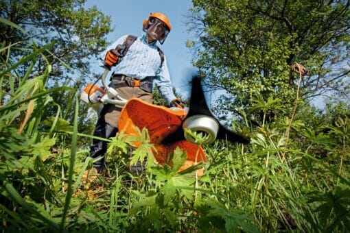 Stihl Ryddesag FS 240 C-E- Bensindrevet trimmer for eng og landskapspleie - Bilde 3