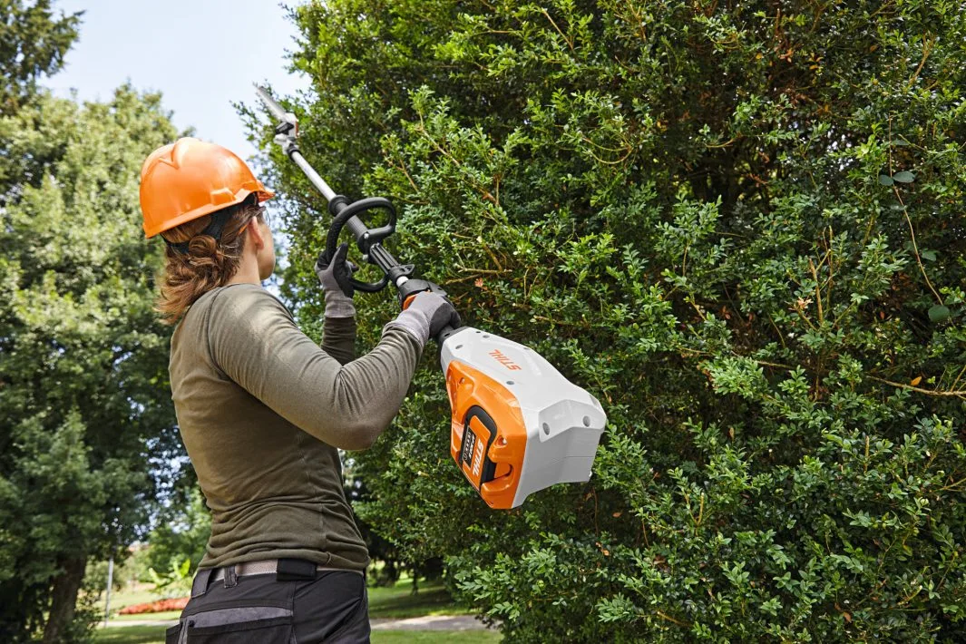 Stihl HLA 135 K- Batteridrevet langskaftet hekksaks- uten batteri og lader - Bilde 5